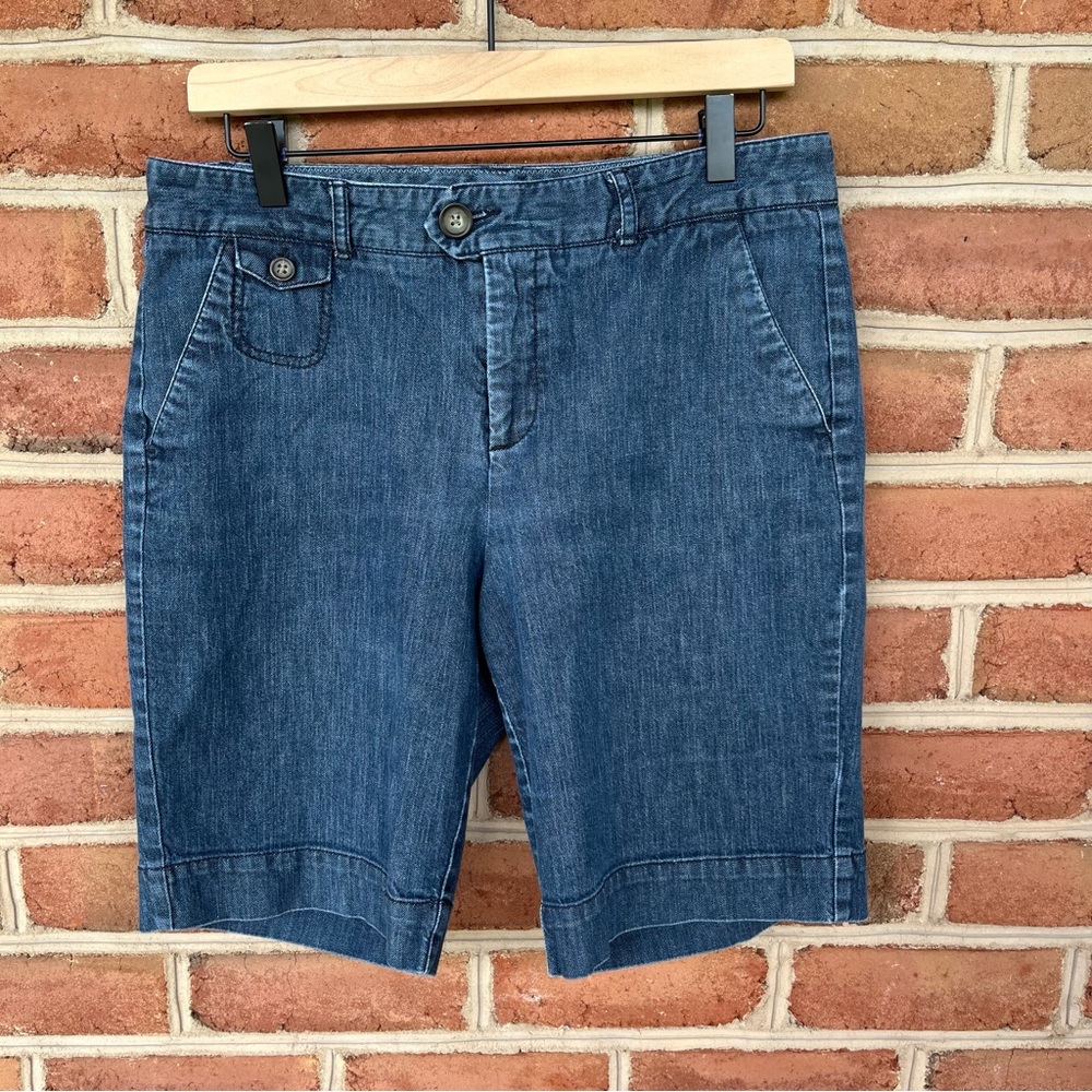 Dockers soft cotton Denim ladies shorts. Like new
